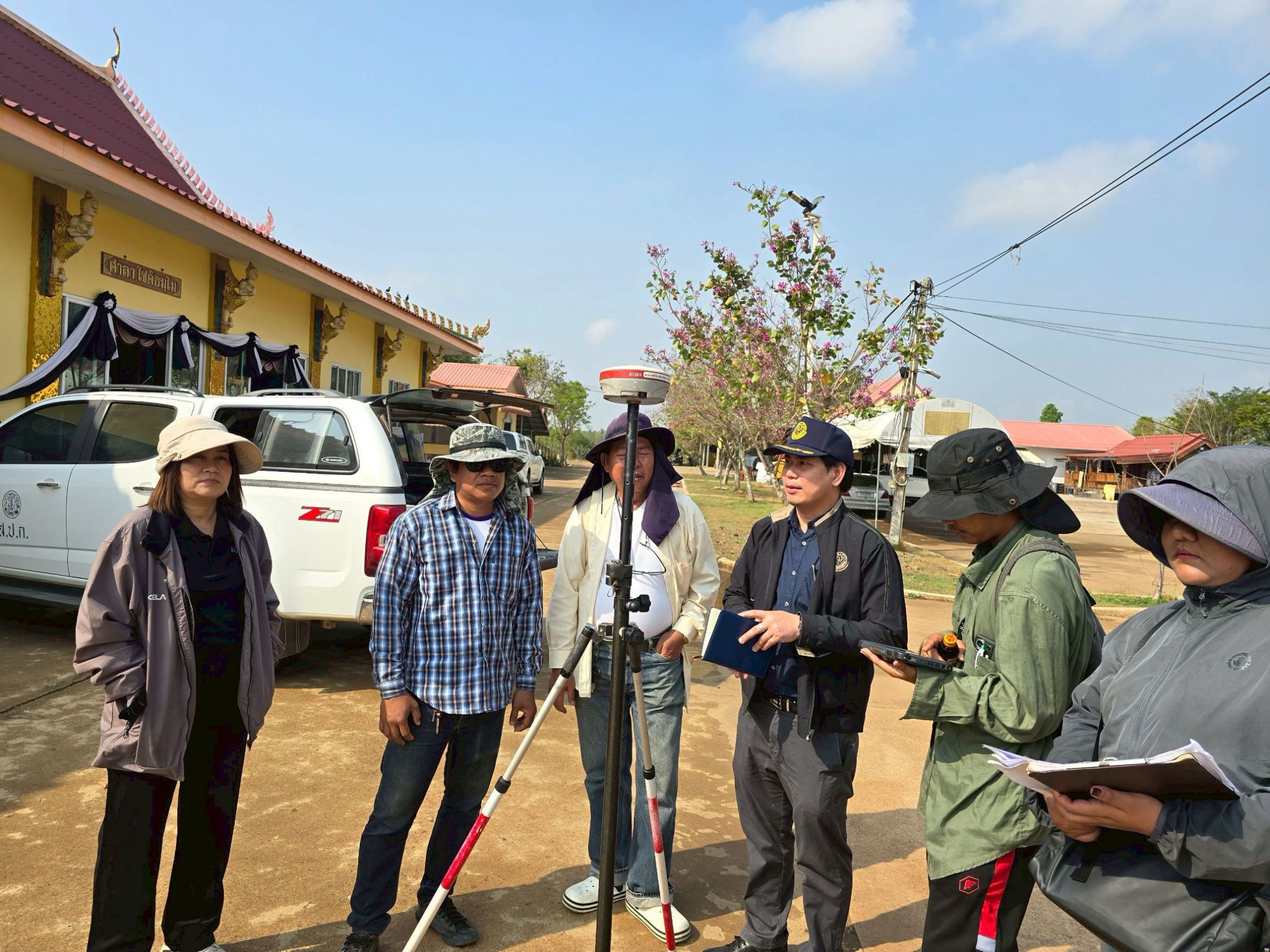 title - วันพุธที่ 21 มกราคม 2569 เวลา 10.00 น. นายวิทูล ประดิษฐบุญ ปฏิรูปที่ดินจังหวัดปราจีนบุรี  และเจ้าหน้าที่ ส.ป.ก. ปราจีนบุรี ลงพื้นที่ตรวจสอบพื้นที่ขอใช้ที่ดินในเขตปฏิรูปที่ดิน  ณ อำเภอนาดี และอำเภอกบินทร์บุรี จังหวัดปราจีนบุรี
